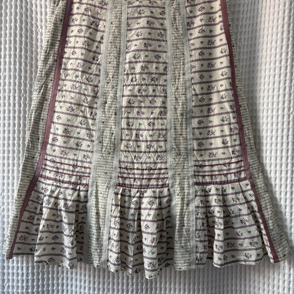 Odille Dresses & Skirts - Odille Anthro 1990s/y2k knee length floral print cottagecore skirt ruffle size 4